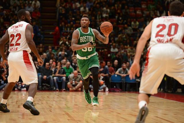 在比赛中遭 在比赛中遭